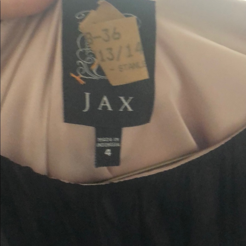 Dress - Picture 3 of 3